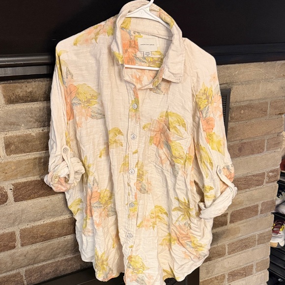 American Eagle Outfitters Tops - American Eagle Outfitters Floral Beach Button Down Shirt - SO SOFT! Size small